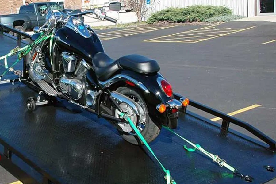 Como transportar a sua moto
